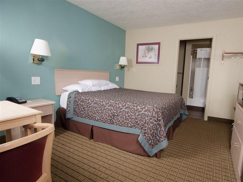 Days Inn By Wyndham Portland Central Esterno foto