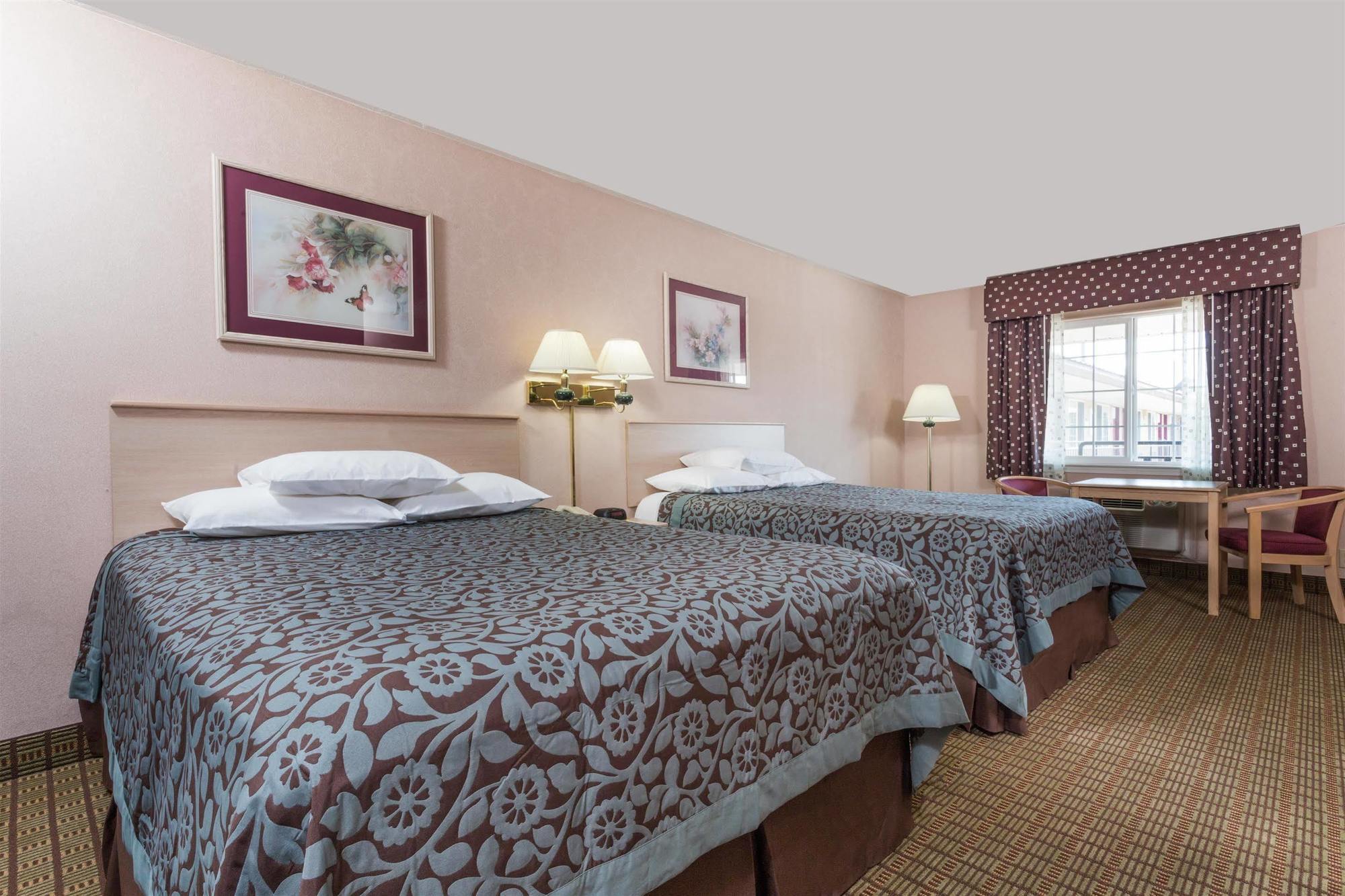 Days Inn By Wyndham Portland Central Esterno foto