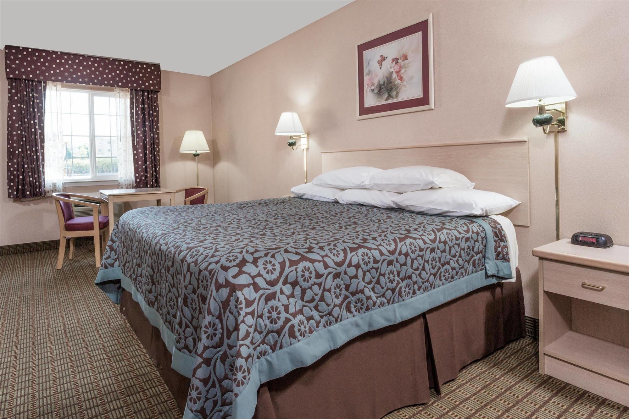 Days Inn By Wyndham Portland Central Esterno foto