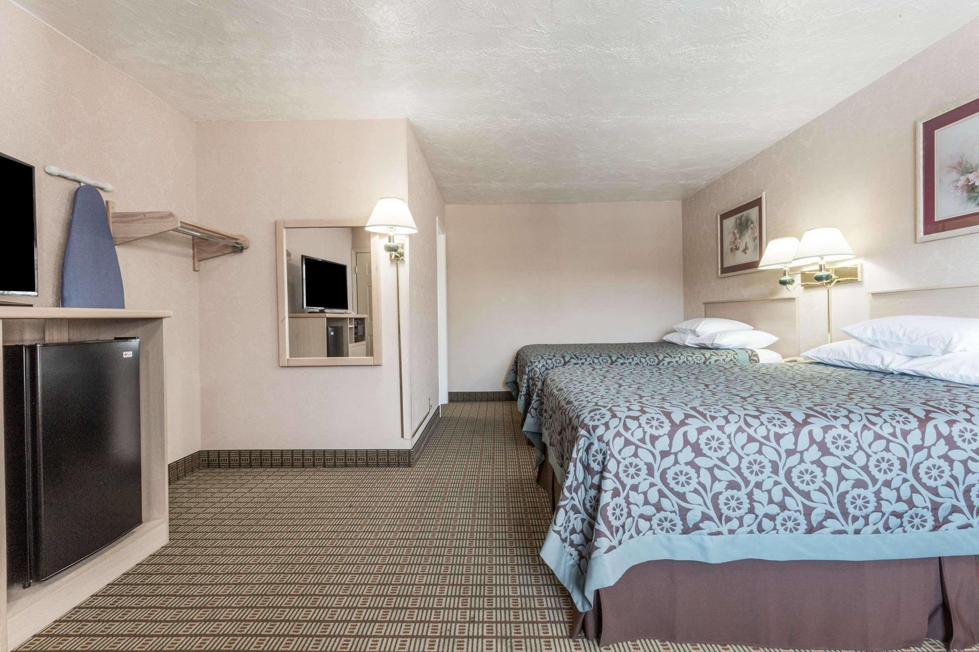 Days Inn By Wyndham Portland Central Esterno foto