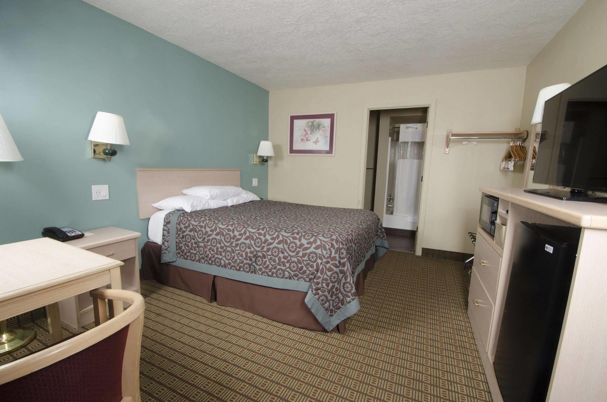 Days Inn By Wyndham Portland Central Esterno foto