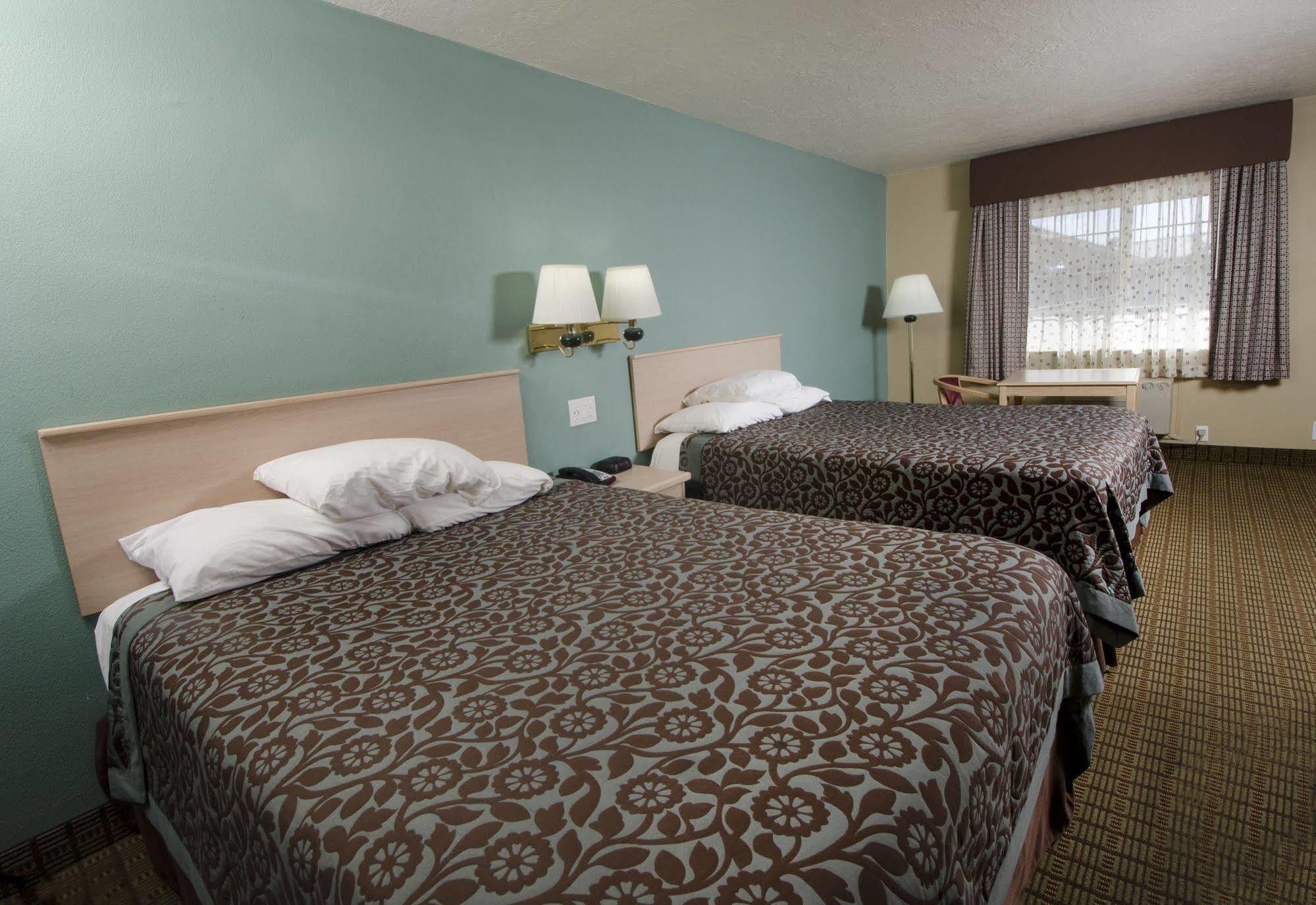 Days Inn By Wyndham Portland Central Esterno foto